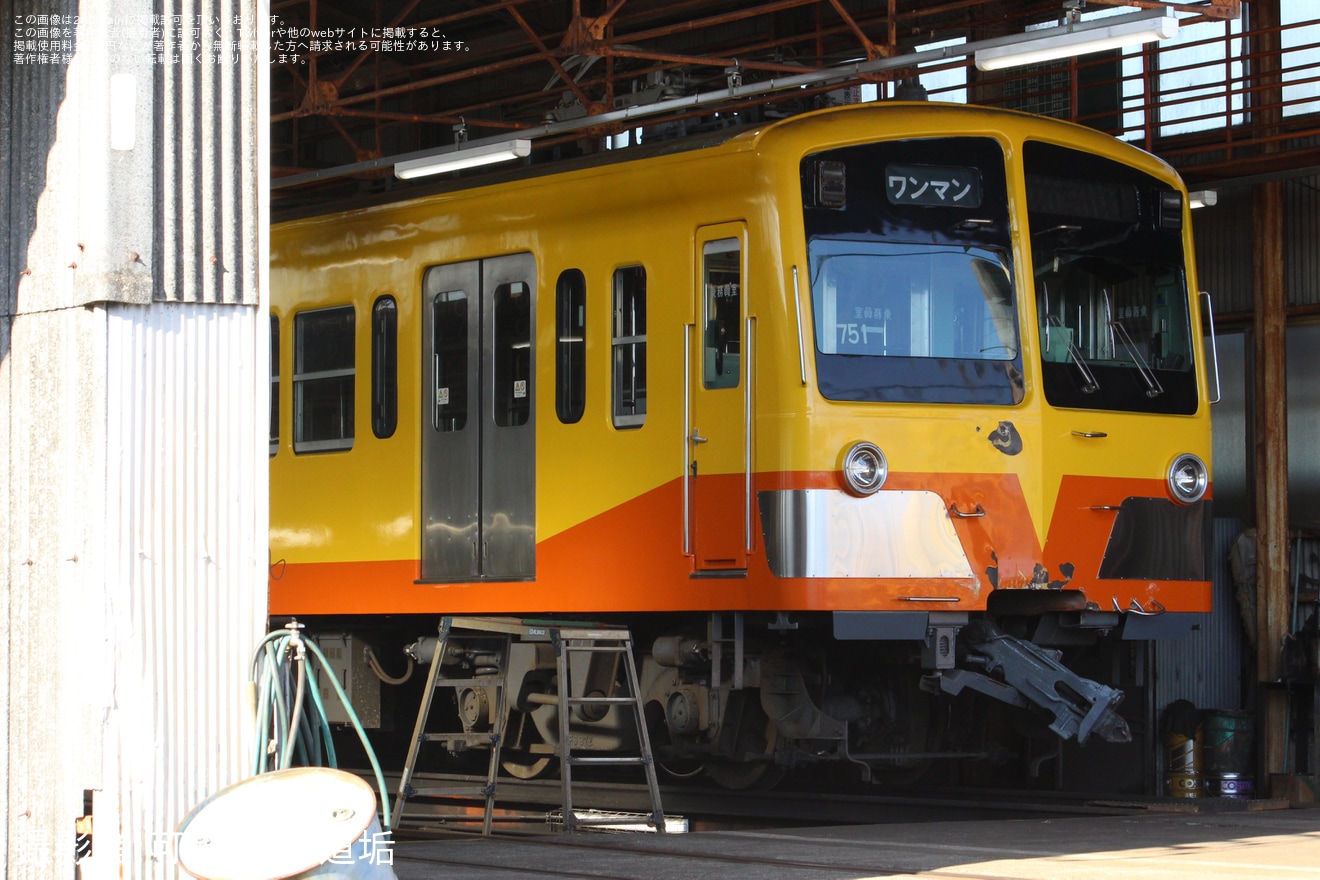 【三岐】衝突脱線事故によりクハ5302とクモハ751が連結器中心に破損していることが確認の拡大写真