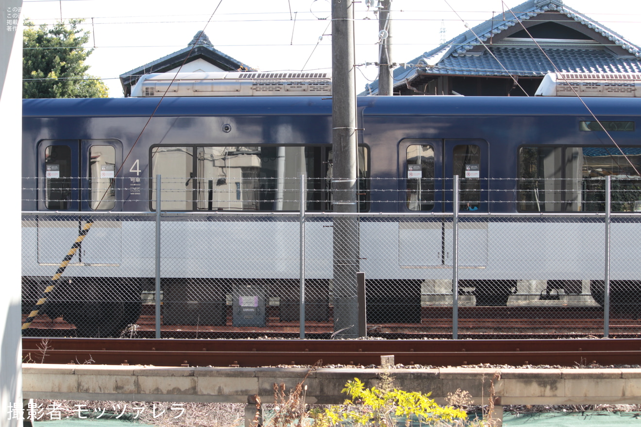 【京阪】3000系の余剰車が一部の帯と車番が剥がされていることが確認されるの拡大写真