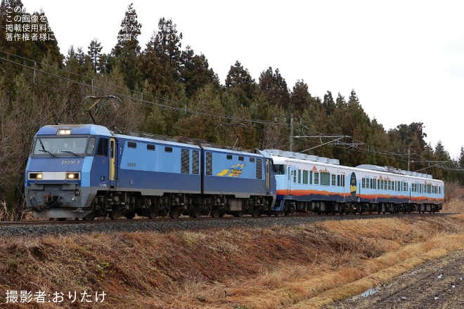 【あい鉄】413系AM01編成「一万三千尺物語」がしなの鉄道の屋代へ甲種輸送を不明で撮影した写真