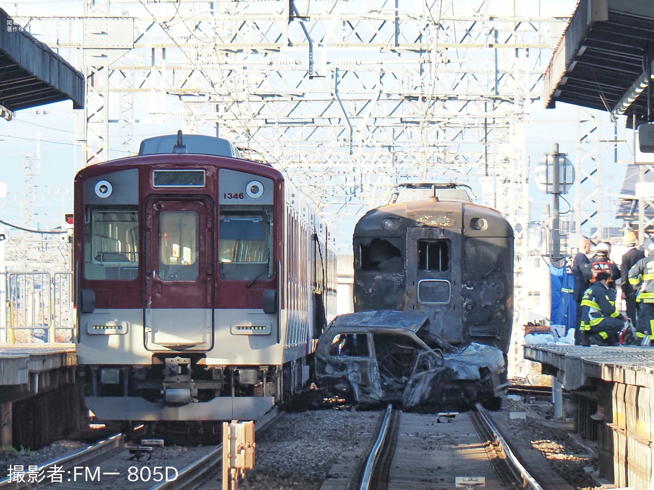 【近鉄】12400系NN01と車が接触の拡大写真