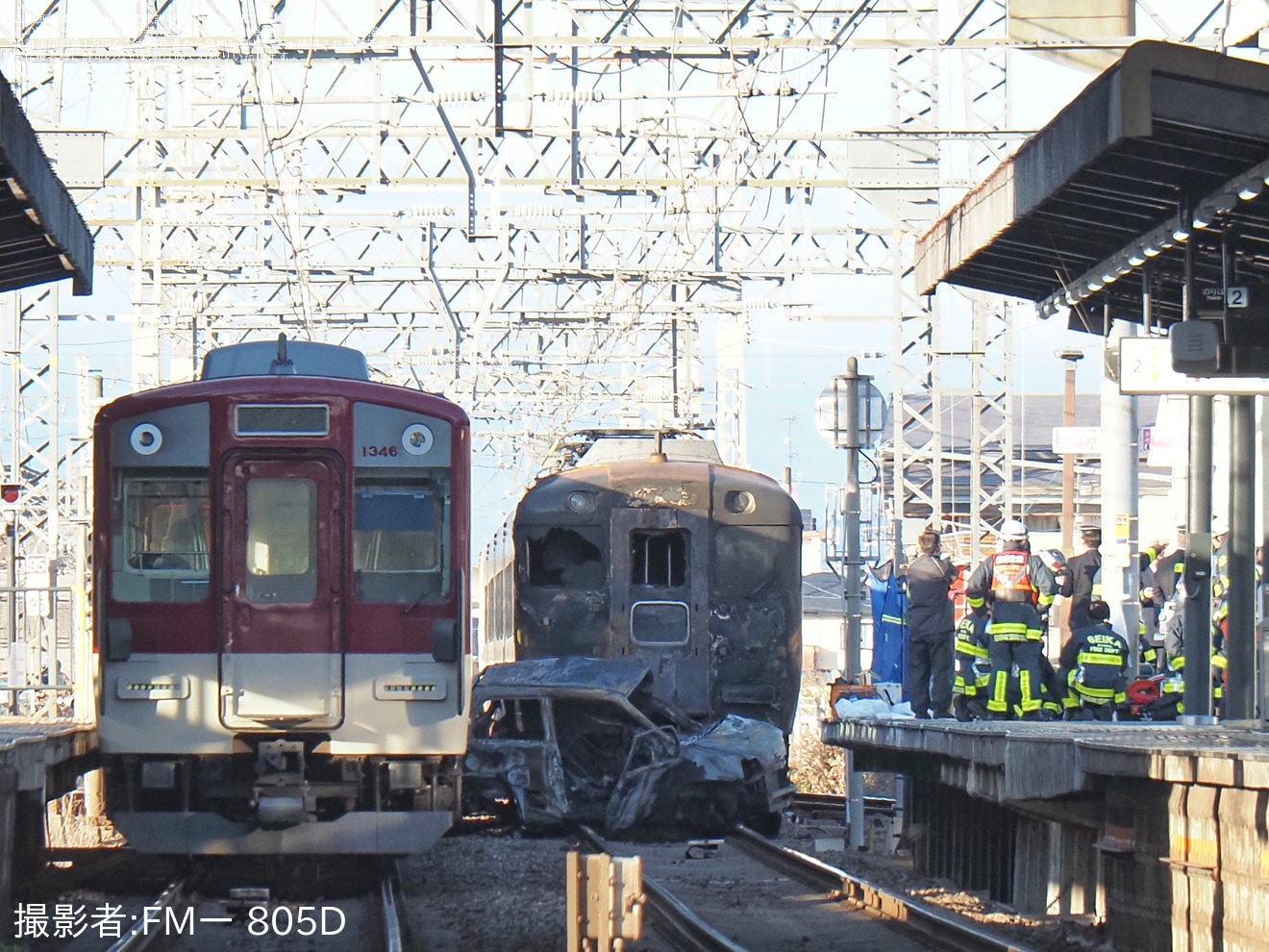 【近鉄】12400系NN01と車が接触の拡大写真