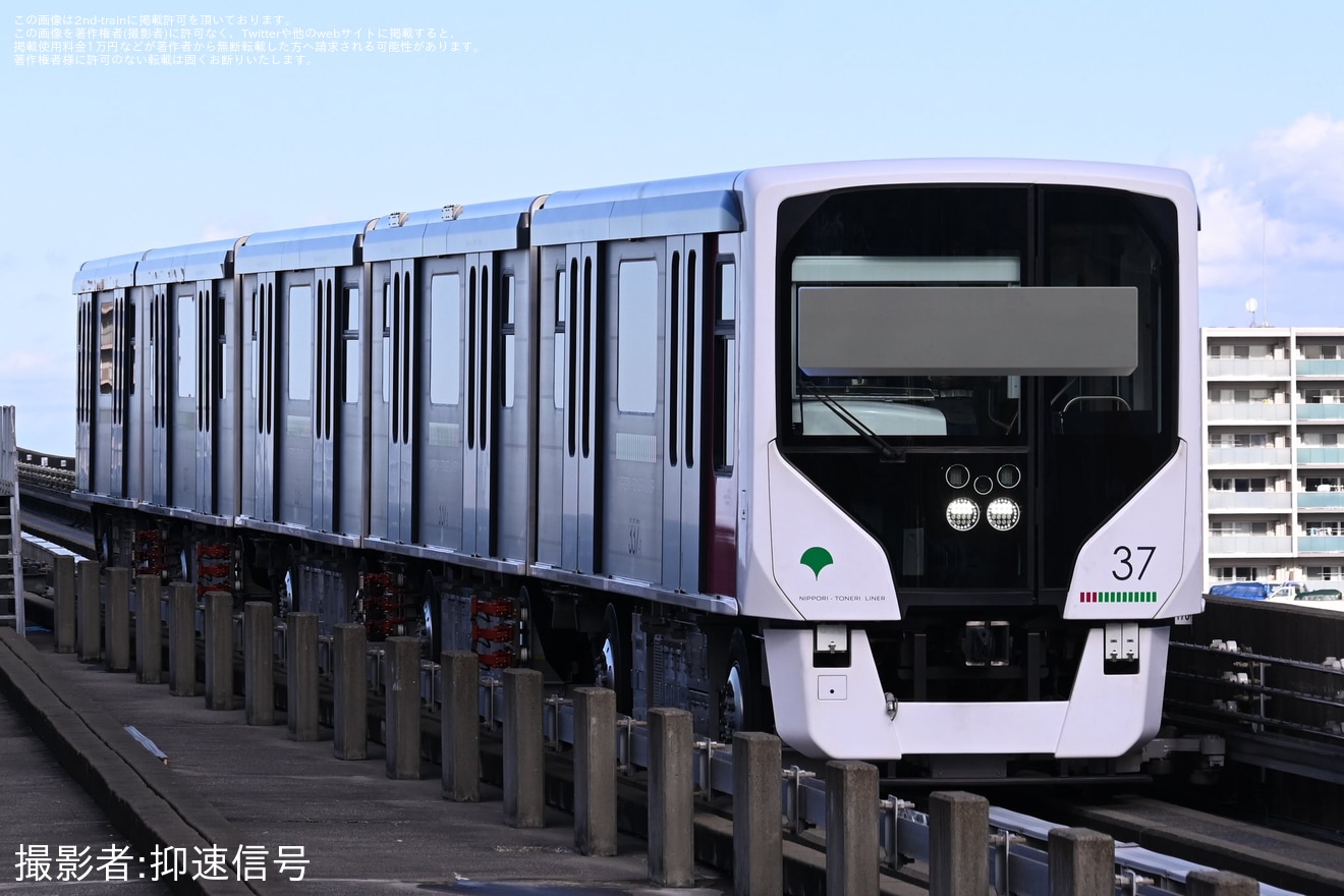【都営】330形337編成(第37編成)が舎人車両検修場での重要部検査を終えて出場試運転の拡大写真