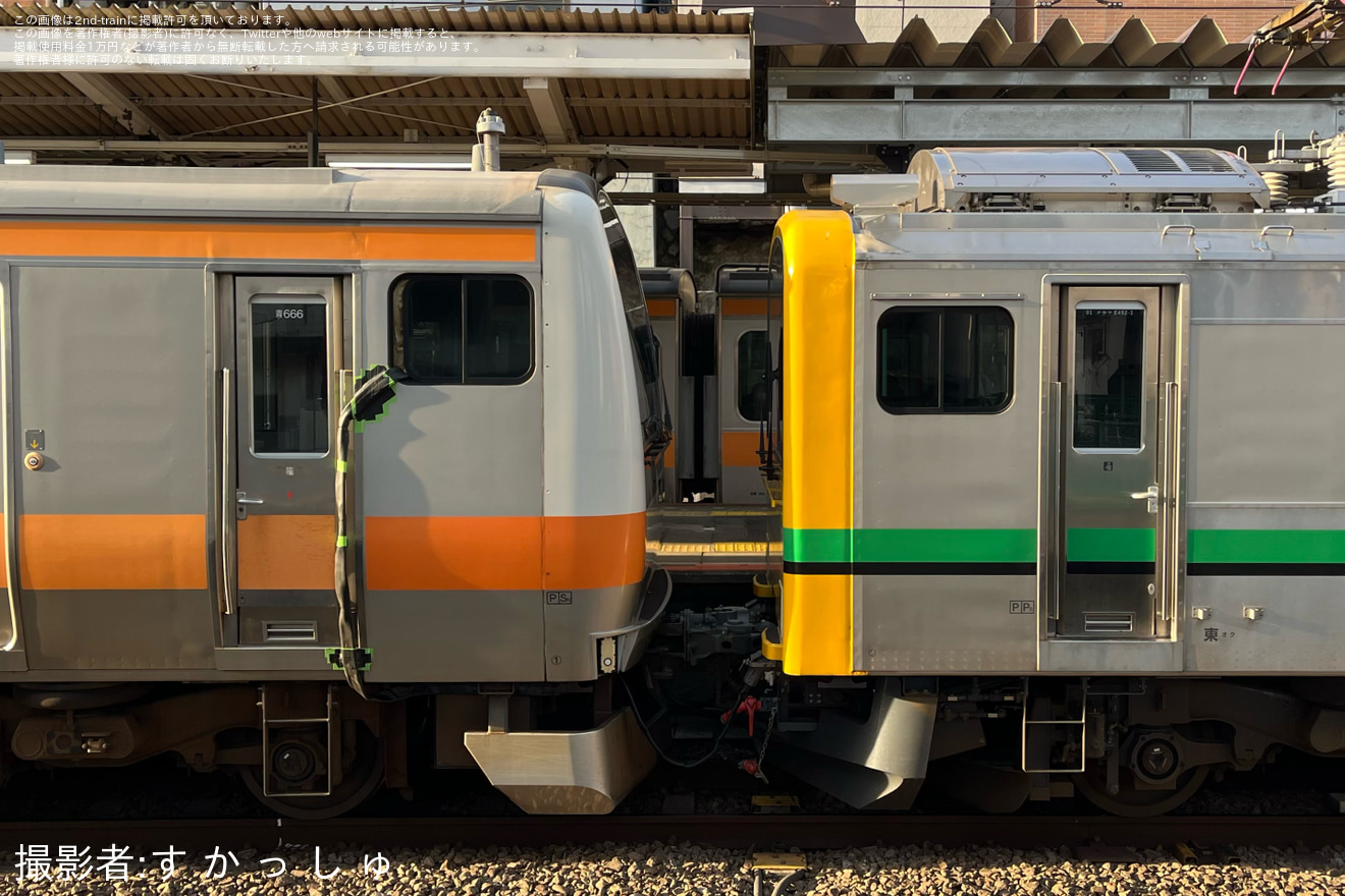 【JR東】E233系0番台トタ青666編成+トタP523編成 秋田総合車両センター入場配給の拡大写真