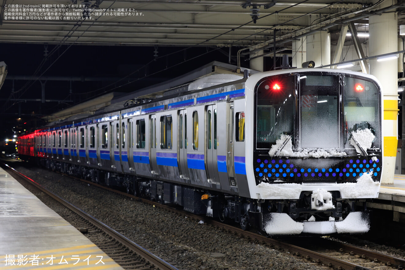 【JR東】E131系800番台N8編成 新潟車両センターから配給輸送の拡大写真