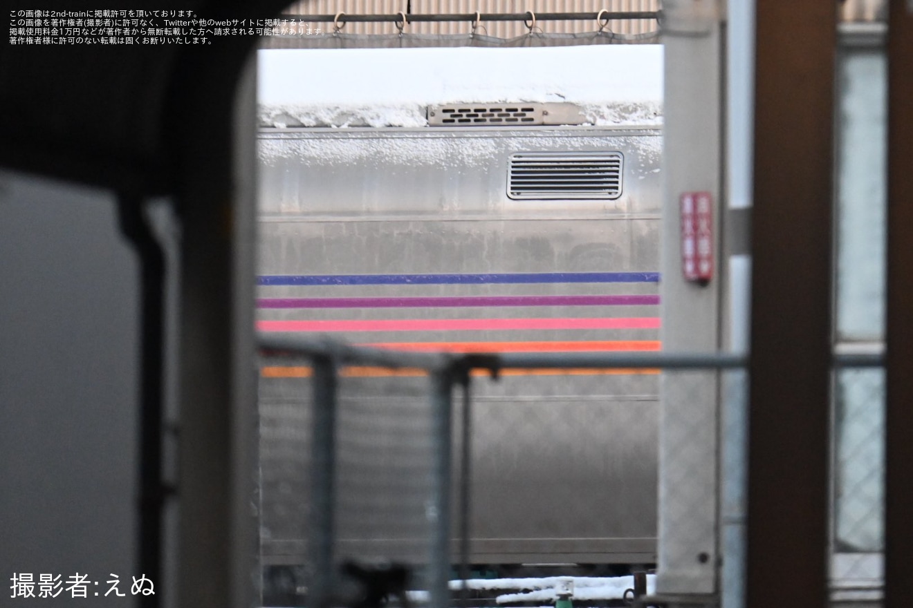 【JR東】E26系「カシオペア」が長野総合車両センターの解体線への拡大写真