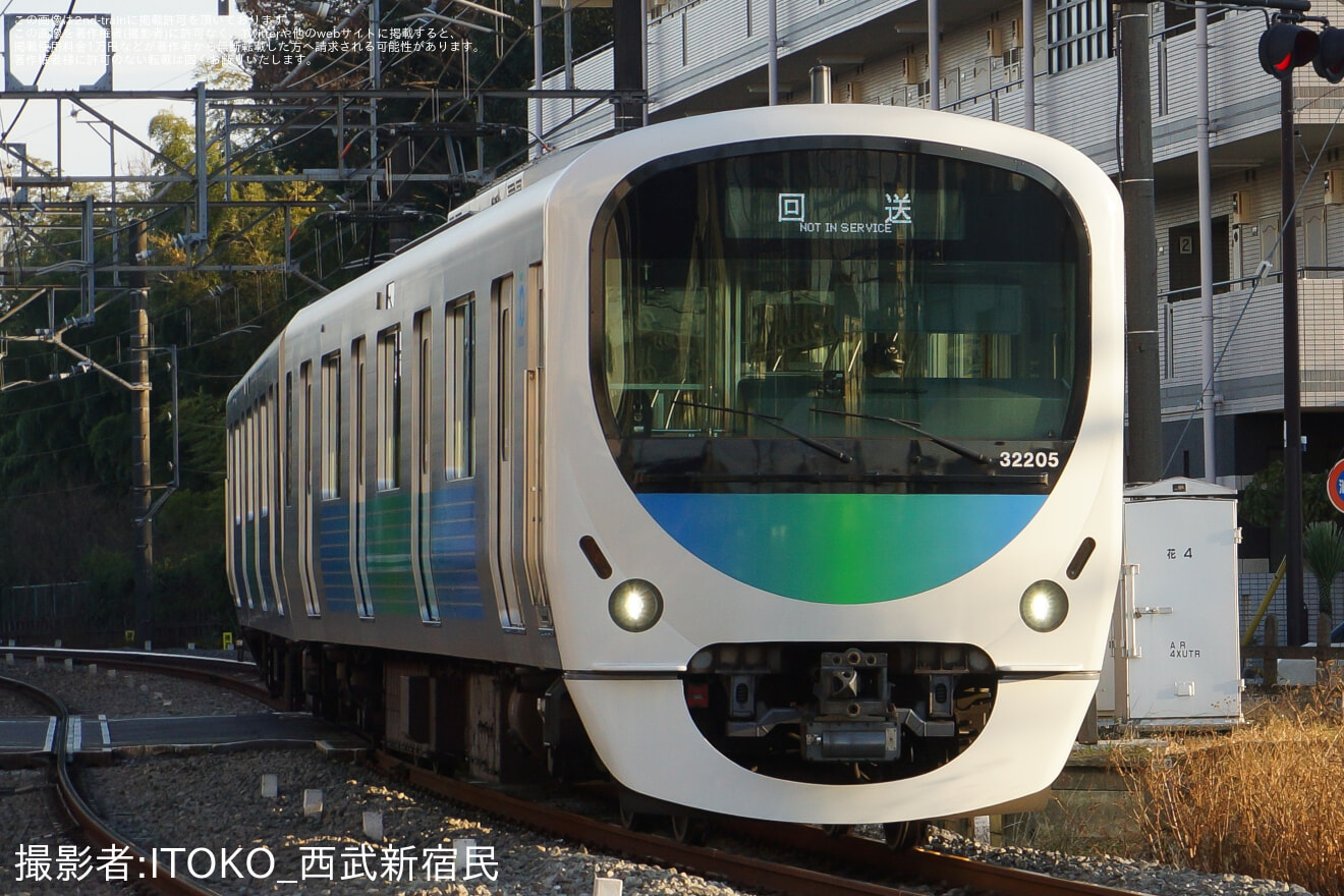 【西武】30000系32105Fが小手指車両基地へ回送の拡大写真