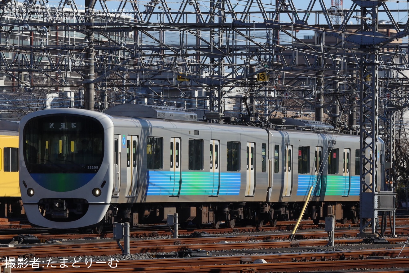 【西武】30000系32105Fが拝島線で試運転の拡大写真