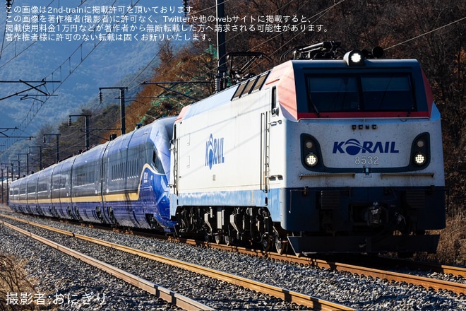 【Korail】KTX-청룡（チョンリョン）量産仕様となる2次車最初の第611号編成が輸送を不明で撮影した写真