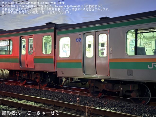 【JR東】E231系U33編成+U529編成が車と衝突し脱線を不明で撮影した写真