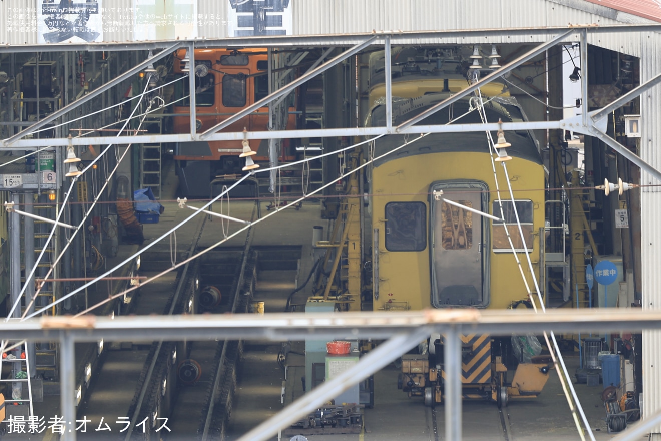 【近江】200形203F(元2417F) オレンジ色へ塗装の拡大写真