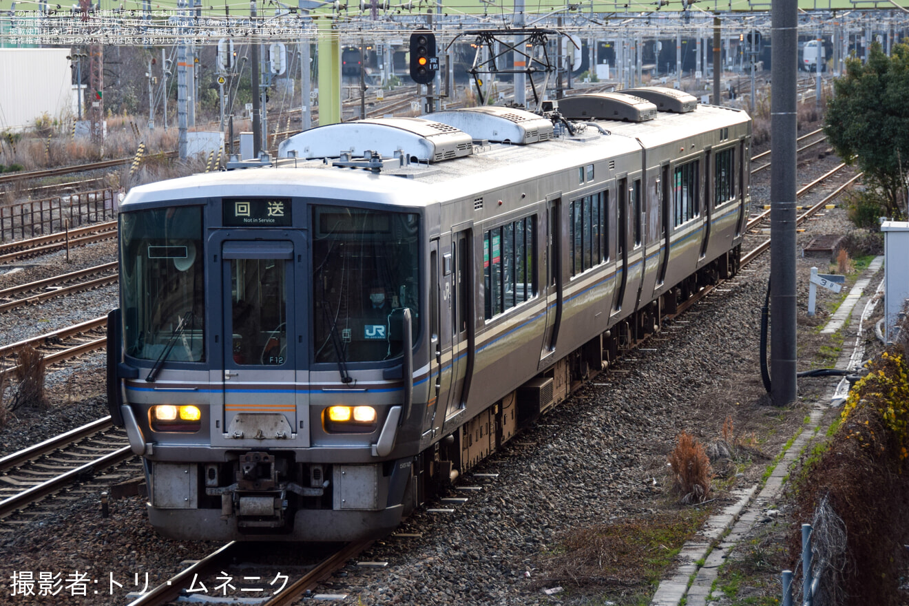 【JR西】223系F12編成 吹田総合車両所本所入場回送の拡大写真