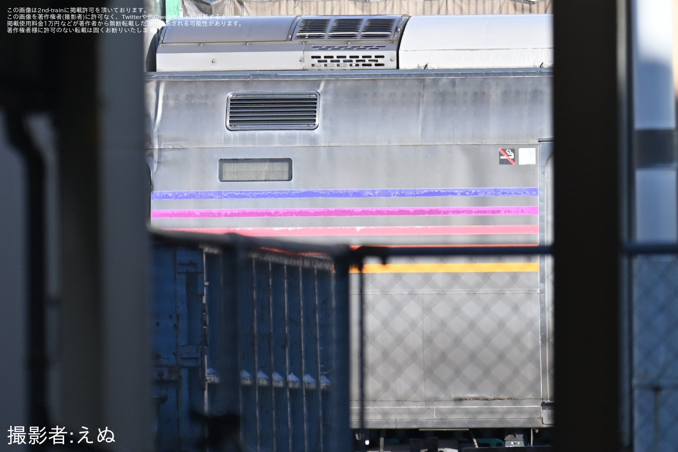 【JR東】E26系「カシオペア」が長野総合車両センターで「車体」解体開始の拡大写真