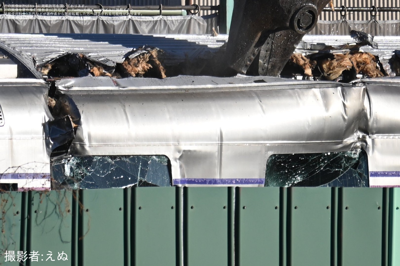 【JR東】E26系「カシオペア」が長野総合車両センターで「車体」解体開始の拡大写真