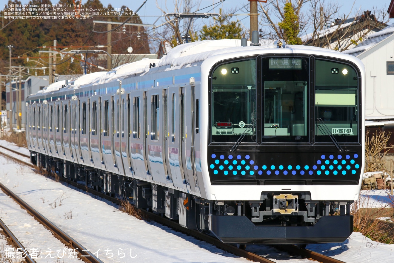 【JR東】仙石線のE131系800番台センN11編成がJ-TREC新津事業所を出場し試運転の拡大写真