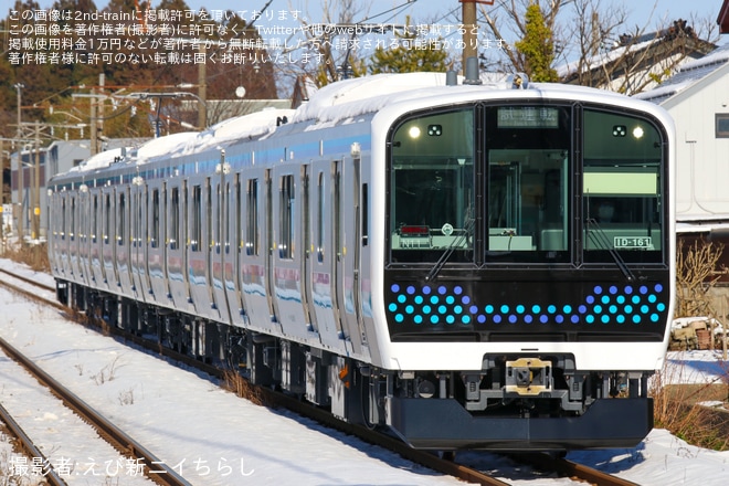 【JR東】仙石線のE131系800番台センN11編成がJ-TREC新津事業所を出場し試運転（1枚目）
