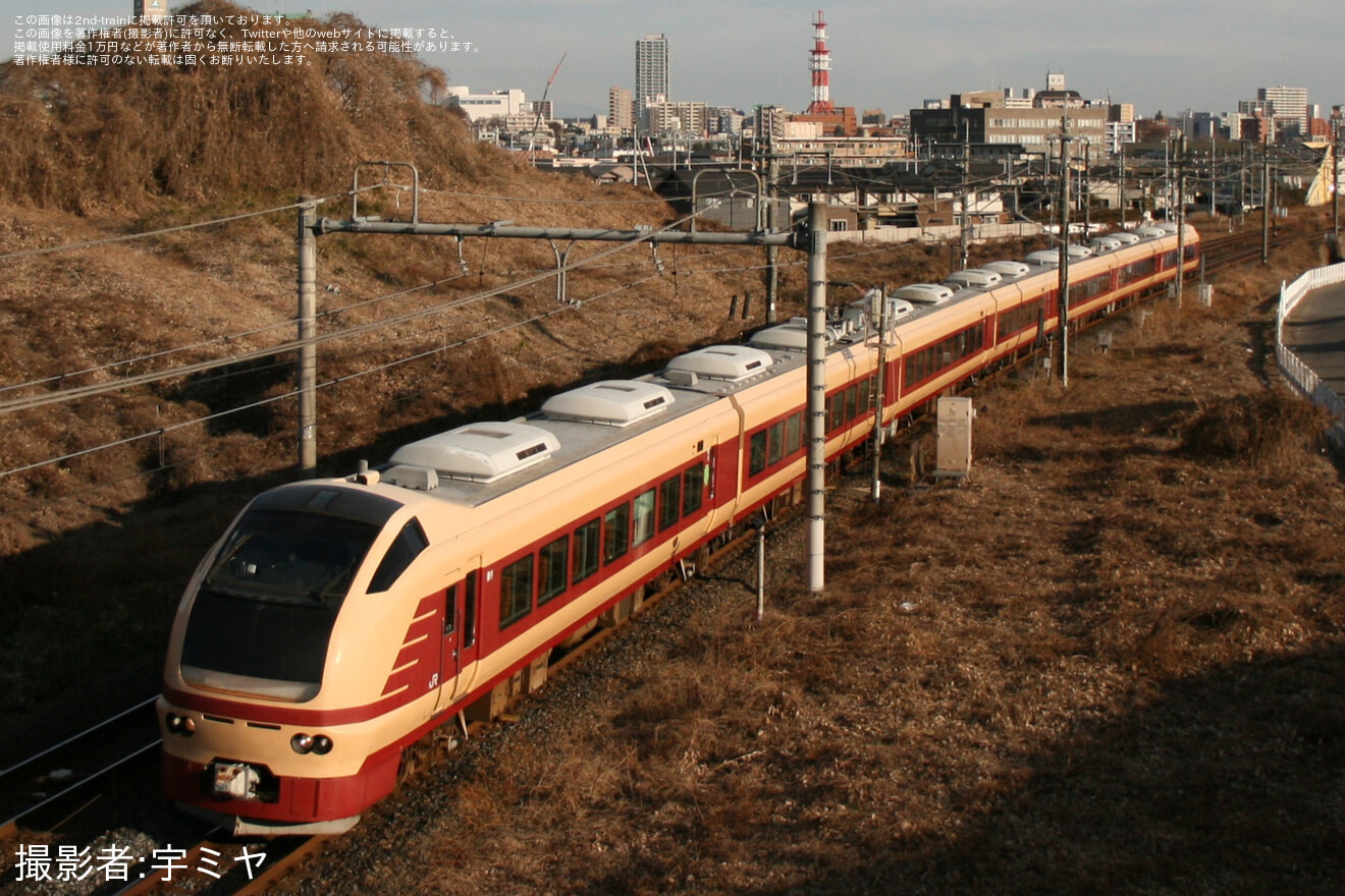 【JR東】臨時特急「開運成田山初詣栃木号」を運行の拡大写真