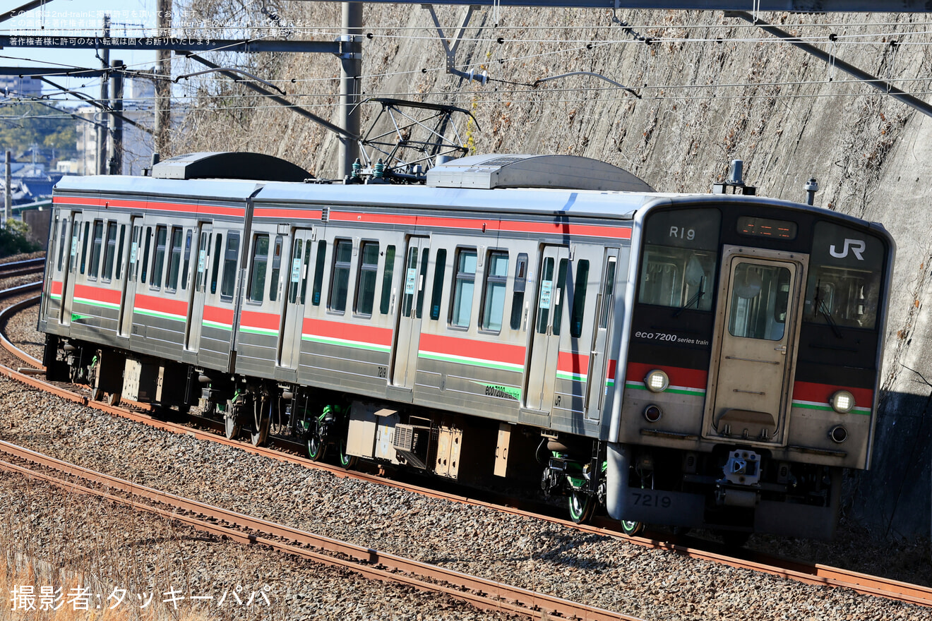【JR四】7200系R19編成が多度津工場出場の拡大写真