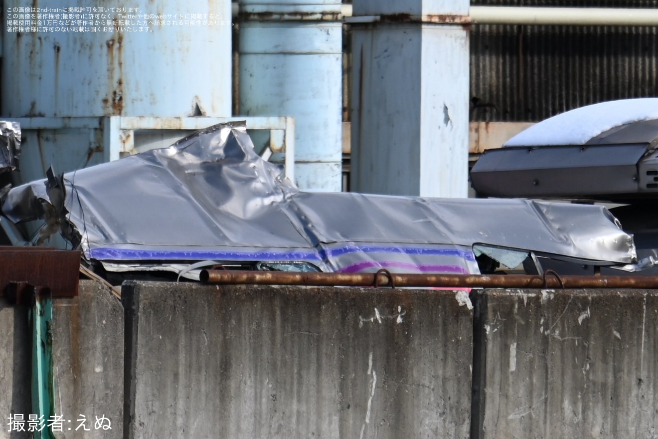 【JR東】E26系「カシオペア」が長野総合車両センターで4両目が解体中の拡大写真