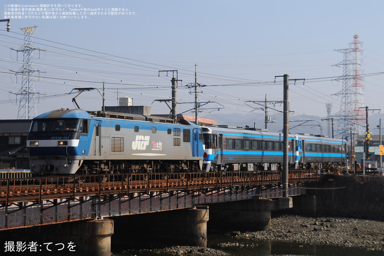 【JR四】キハ185系2両(キハ185-1016+キハ185-1017)が高松から西小倉へ甲種輸送の拡大写真