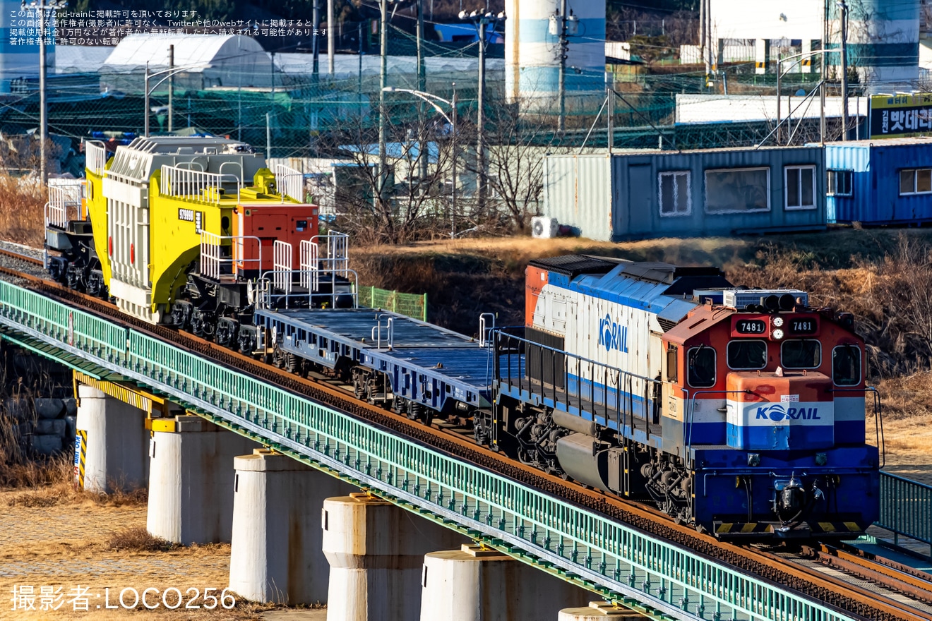 【korail】慶北線で新型シュナベルカ979998が運用開始、車掌車なしの変圧器輸送も発生の拡大写真