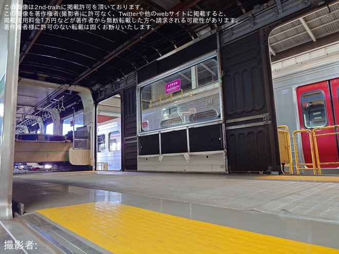 【JR九】JR九州へ譲渡された元東臨70-000形Z9編成が内装撤去され小倉工場鉄道ランドで公開を小倉総合車両センターで撮影した写真