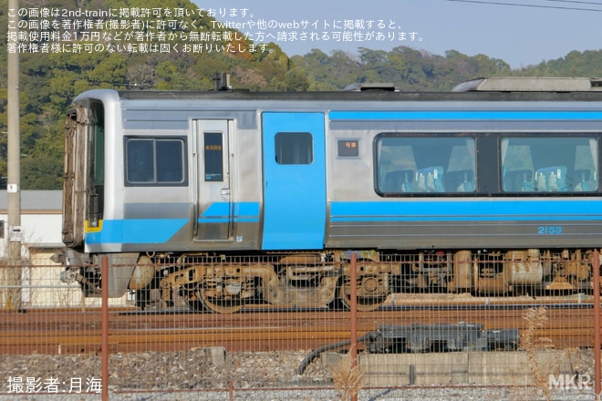 【JR四】アンパンマン列車25周年記念 「復刻!初代アンパンマン列車」ラッピングが運転を終え通常塗装にを不明で撮影した写真