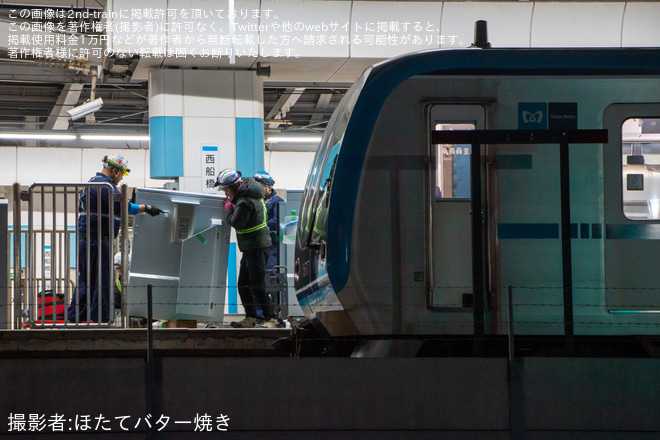 【メトロ】西船橋駅8番線にホームドアが設置を不明で撮影した写真