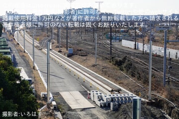 【JR東】大井ふ頭付近の大汐線で架線柱の建植が進む（羽田空港アクセス線関連工事）