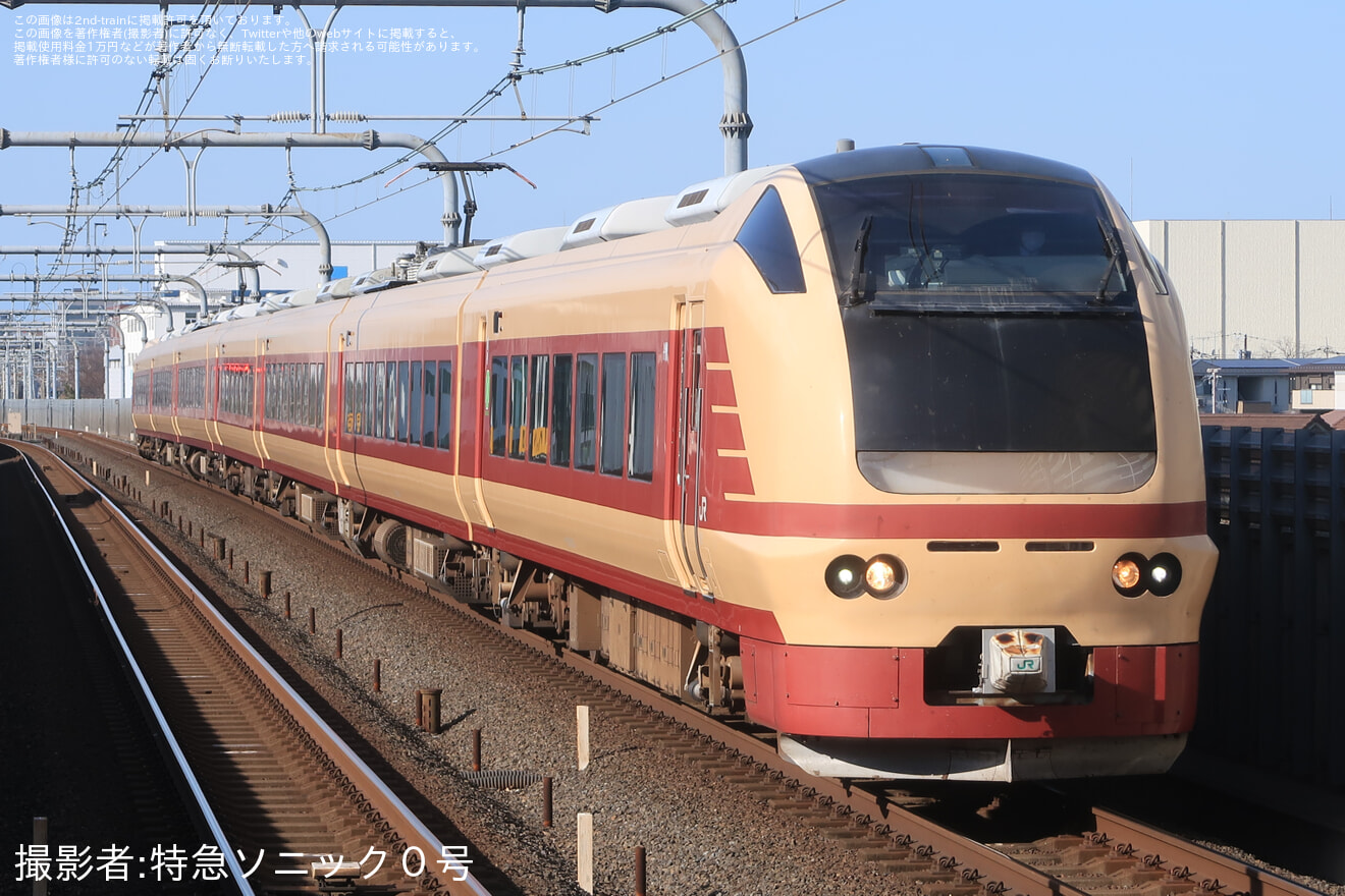 【JR東】臨時特急「開運成田山初詣栃木号」を運行の拡大写真