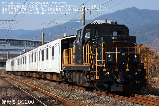 【JR九】305系W6編成小倉総合車両センター入場を不明で撮影した写真