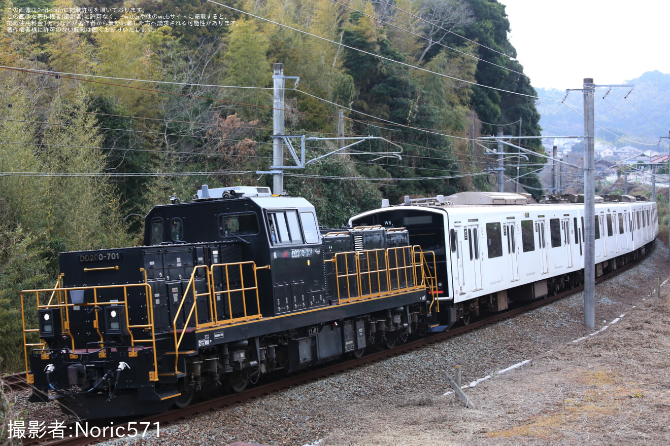 【JR九】305系W6編成小倉総合車両センター入場の拡大写真