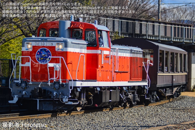 【JR西】京都鉄道博物館 「SLスチーム号」をDE10-1118が牽引して運行を不明で撮影した写真
