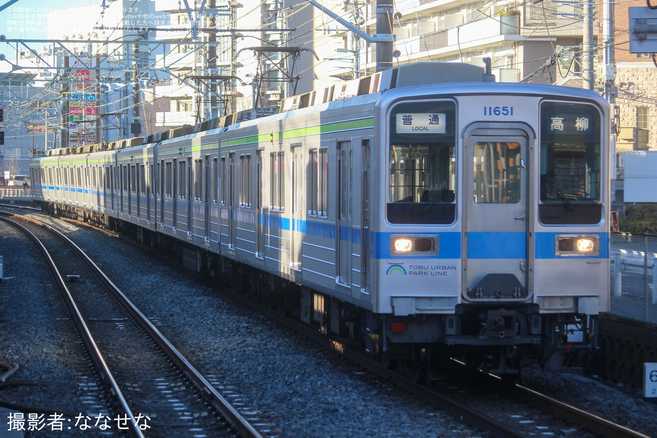 【東武】10030型11651Fの柏方先頭車の方向幕が太字幕にの拡大写真