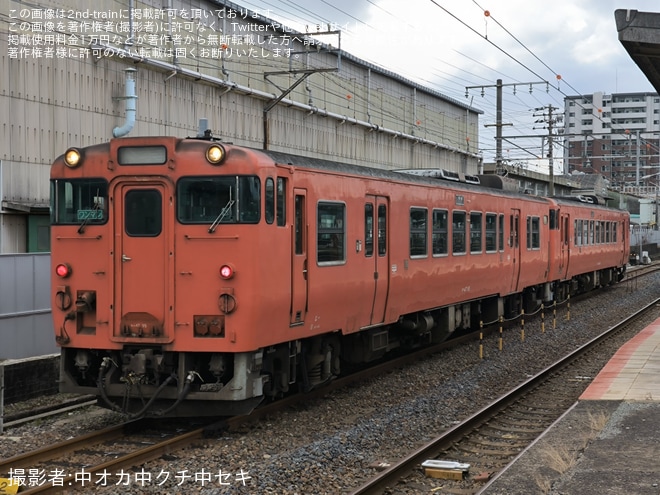 【JR西】キハ47-95+キハ40-2042が下関総合車両所本所へ入場のため回送を不明で撮影した写真