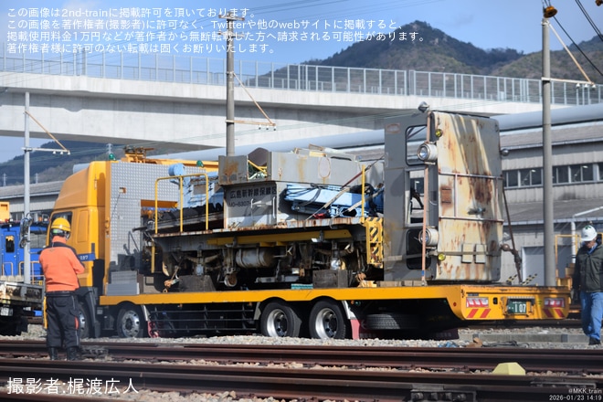 【JR西】広島保守基地に置かれていたTMC200C(MO-6307-H)が解体の上搬出を不明で撮影した写真