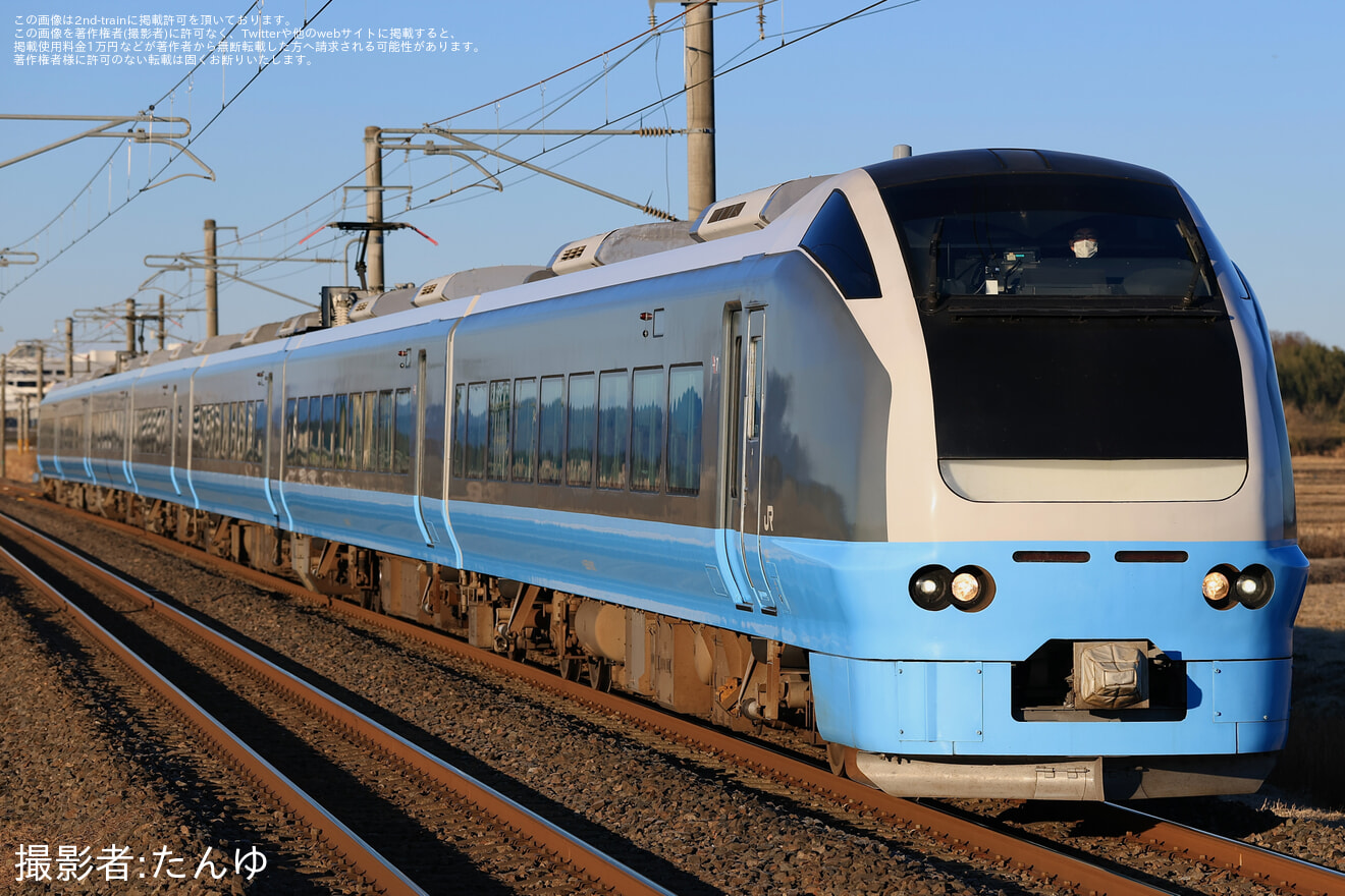 【JR東】臨時特急勝田全国マラソン号の拡大写真