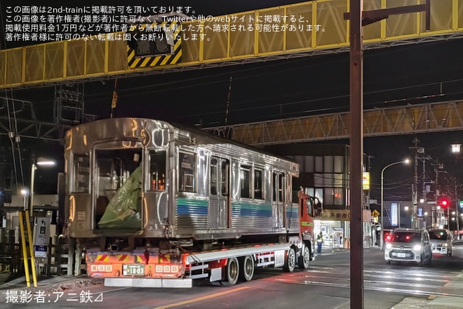 【伊豆急】8000系TB-2編成が廃車解体のため陸送を不明で撮影した写真