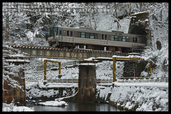 【JR西】223系V14編成が伯備線経由で後藤総合車両所本所へ入場回送（3枚目）