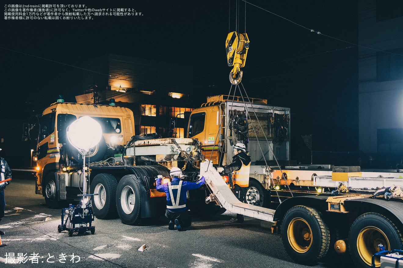 【京福】モボ101形103号が廃車・解体のため西院車庫から陸送の拡大写真