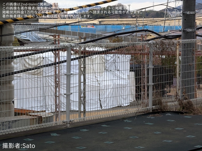 【JR貨】D52-1が解体のためと見られる養生が実施を広島車両所付近で撮影した写真