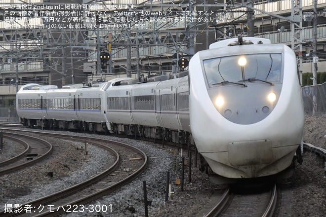 【JR西】681系W11編成+683系V35編成がサンダーバードに充当を島本～山崎間で撮影した写真