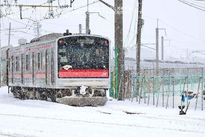 【JR東】205系センM19編成と205系センM3編成が秋田総合車両センターへ到着を秋田総合車両センター付近で撮影した写真