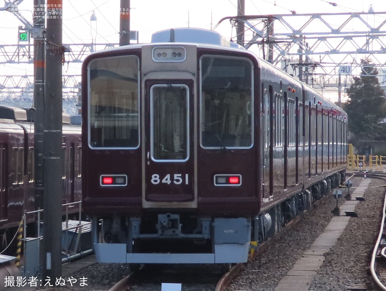 【阪急】8300系8331Fが嵐山線用にワンマン運転対応工事を実施した姿で4連化の拡大写真