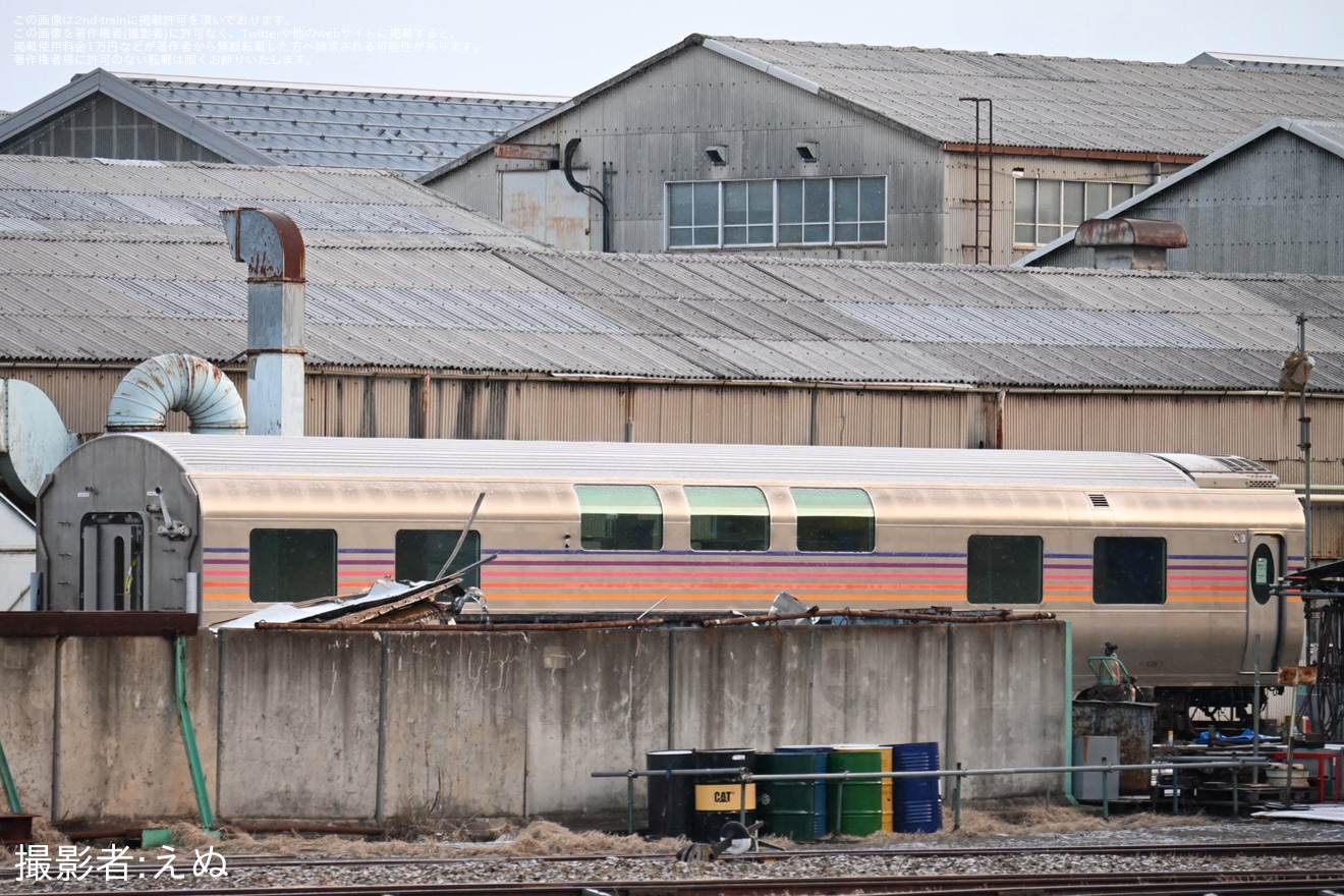 【JR東】E26系「カシオペア」新たにダイニングカーの3号車(マシE26-1)が解体線への拡大写真