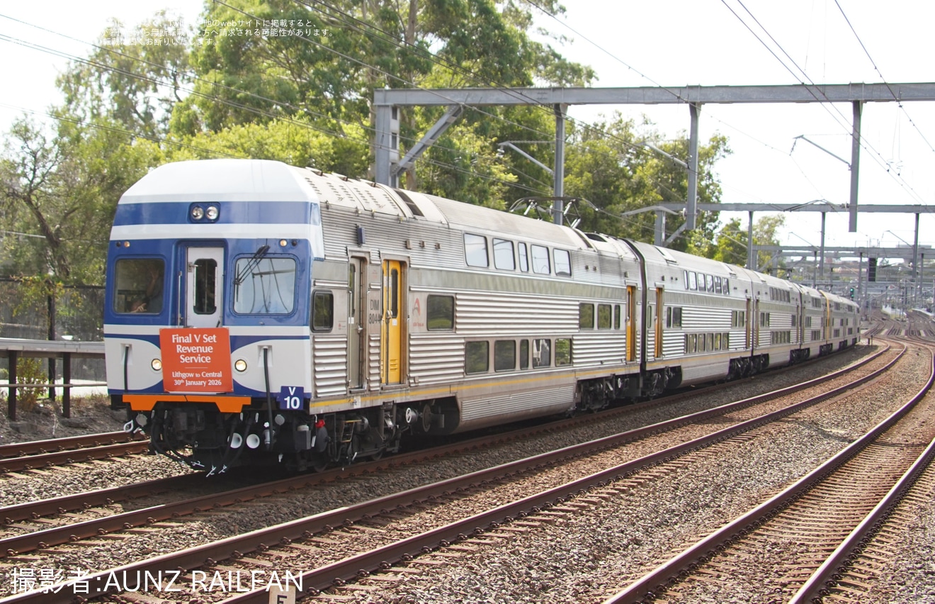 【SydneyTrains】ブルーマウンテンズ方面のインターシティ輸送を長年担ってきたV setがラストランの拡大写真