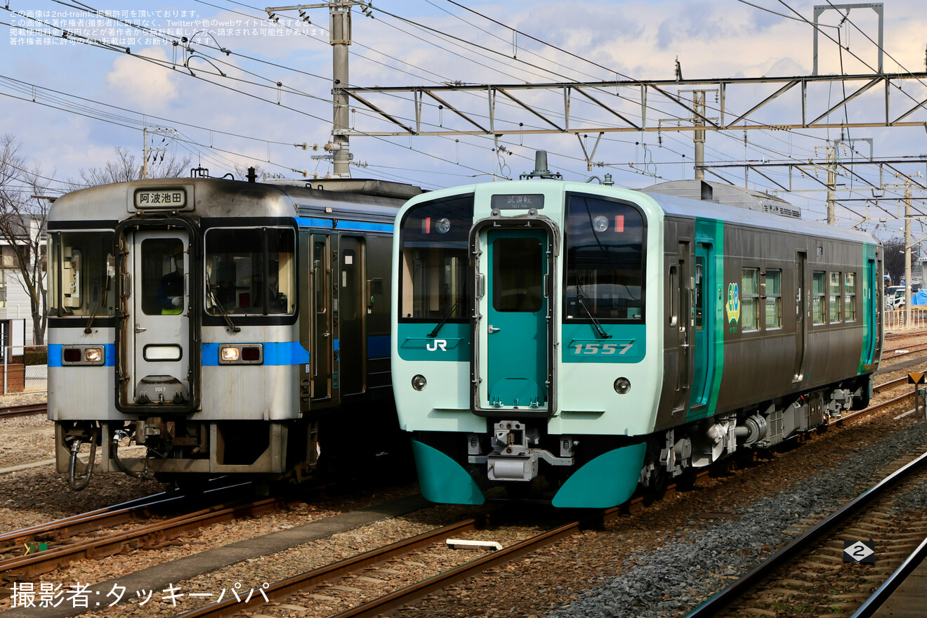 【JR四】1500形気動車1557号車が全般検査を終えて多度津工場出場の拡大写真