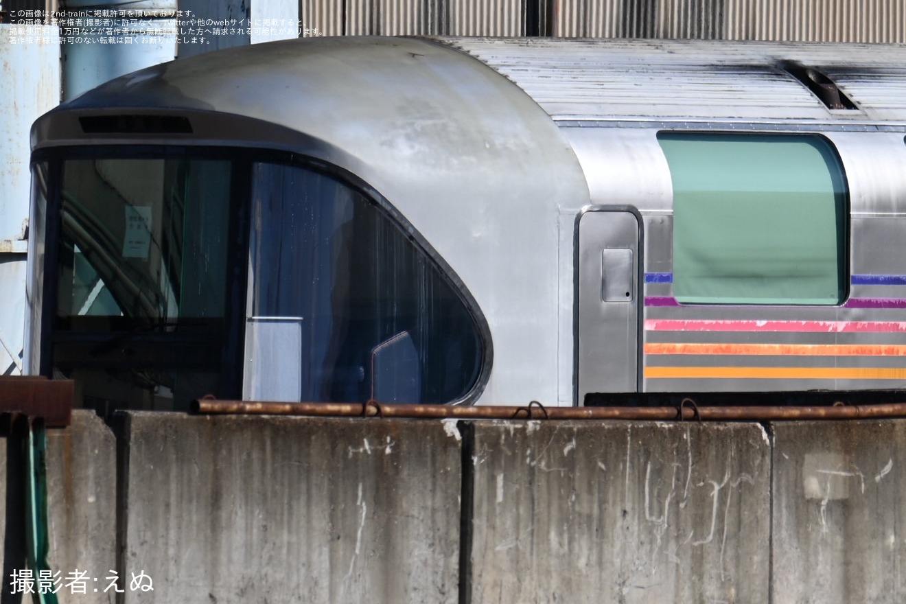 【JR東】ラウンジカー(電源車)のカハフE26-1が長野総合車両センターの解体線へ移動の拡大写真