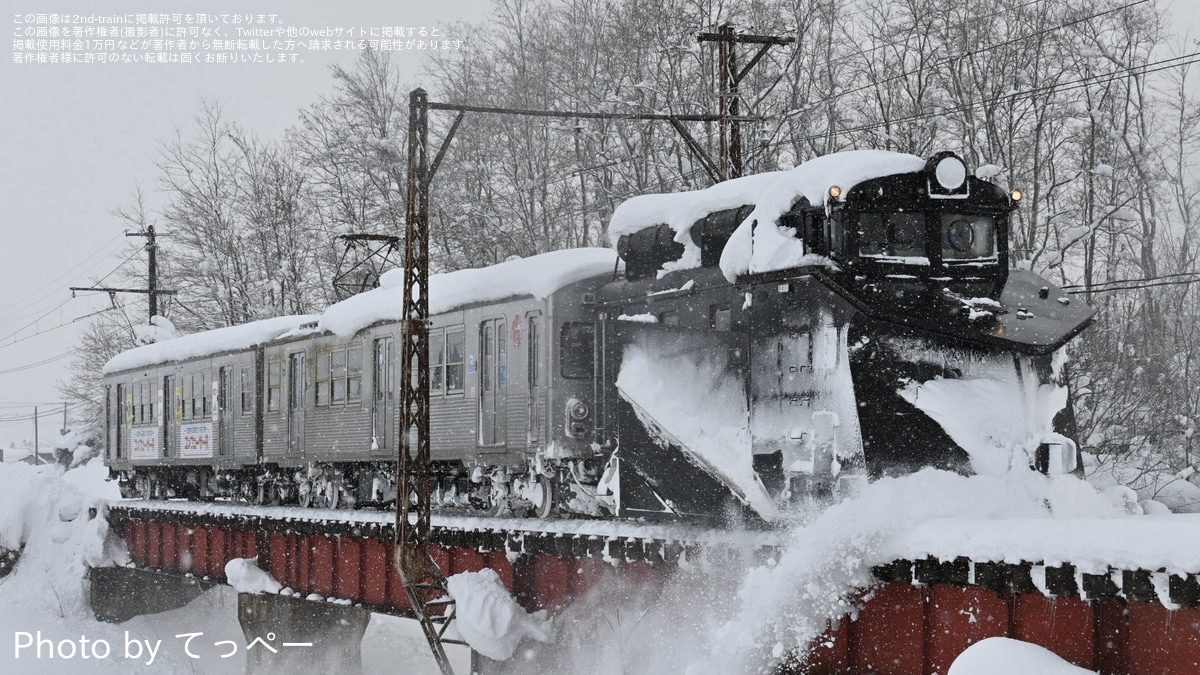 弘南】キ100に7000系（デハ7040＋デハ7039）が連結されたいわゆる