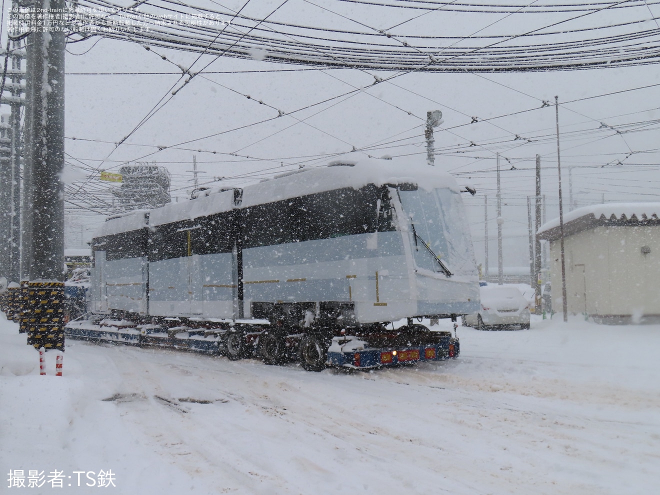 【札幌市交】札幌市電「ポラリスⅡ」2両目 A1212が搬入の拡大写真