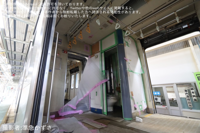 【JR九】「小倉工場鉄道ランド」でりんかい線70-000形が307系T1編成となることが確認を小倉総合車両センターで撮影した写真